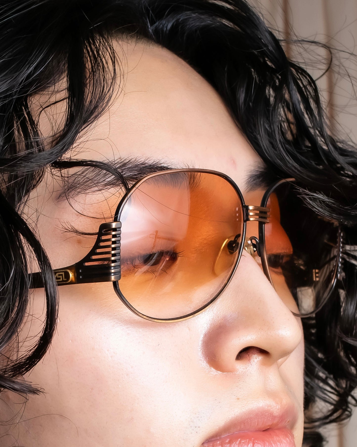 "YVES SAINT LAURENT" Thin metal temples round frame sunglasses