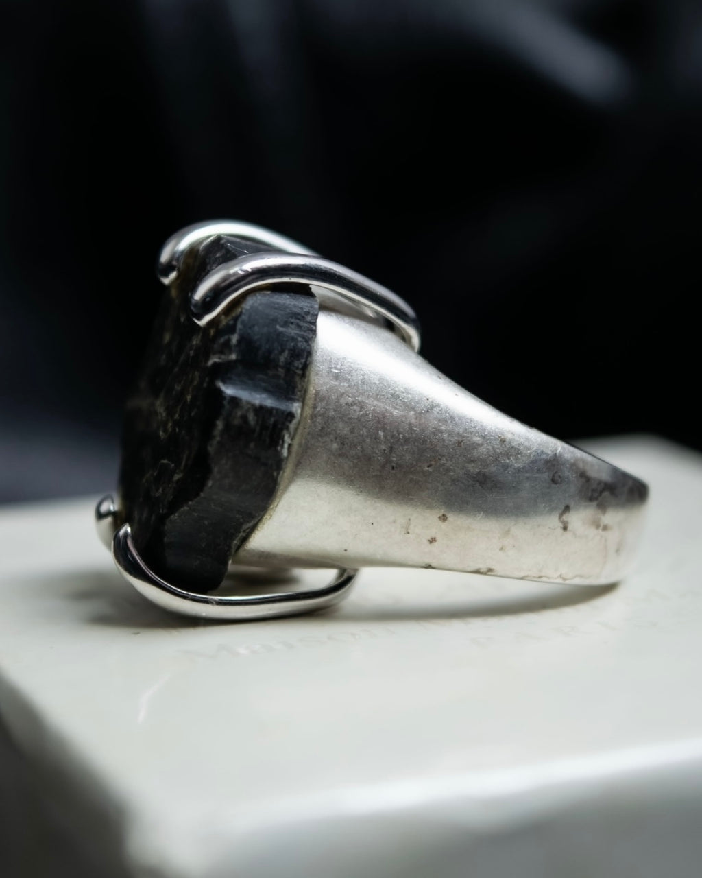 “Maison Margiela” Four stitches designed stone ring