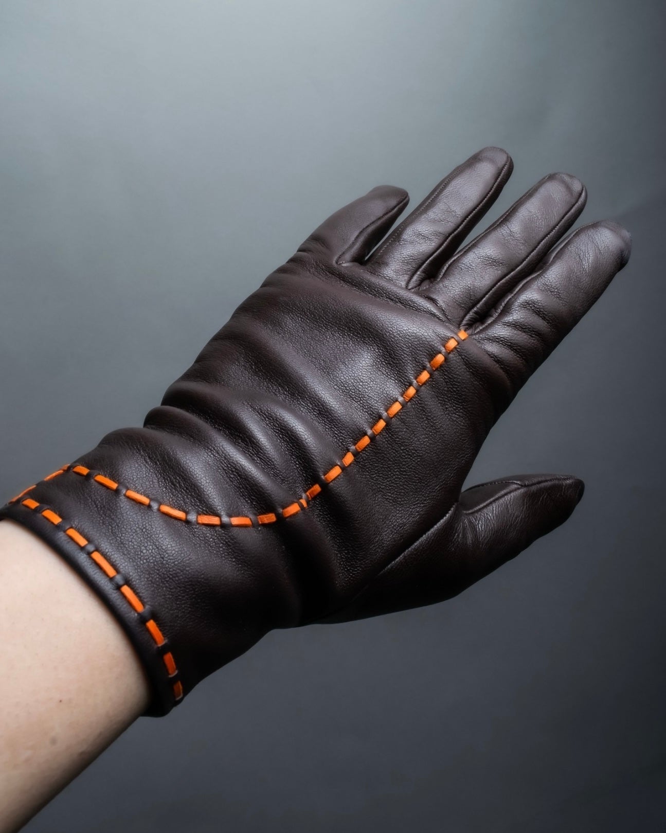 "Hermes" stitch design dark brown leather gloves