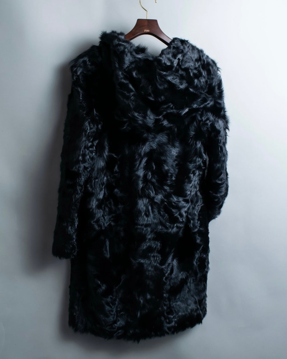 Lamb fur magnetic button hood coat