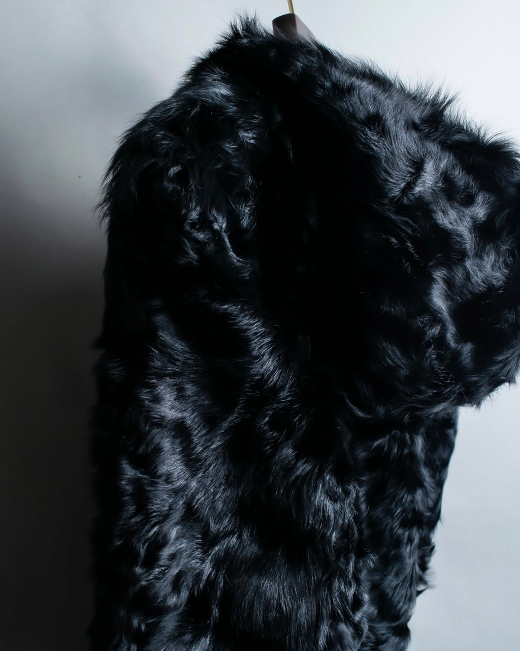 Lamb fur magnetic button hood coat