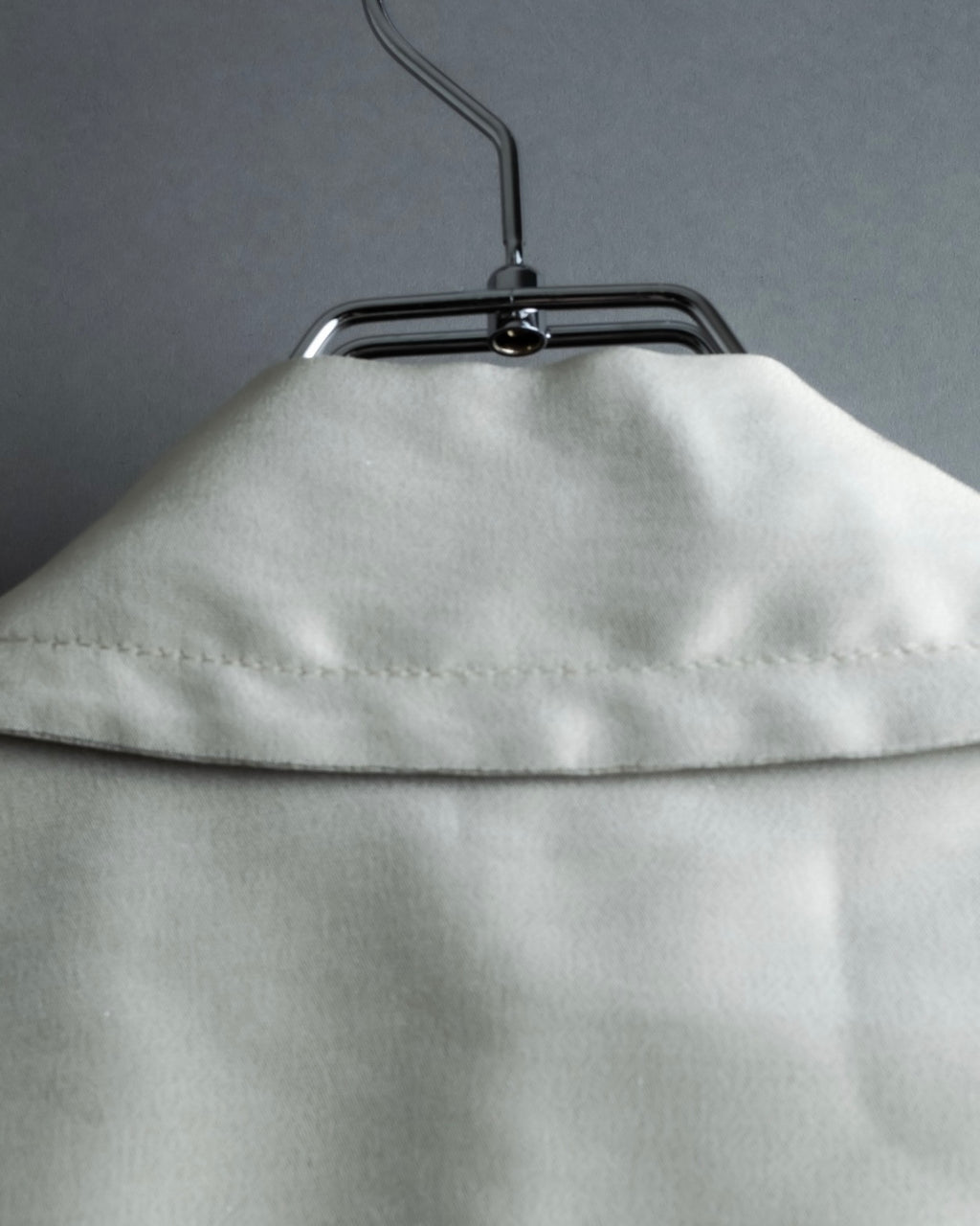 "Maurizio Pecoraro" gather sleeves glossy silver spring coat