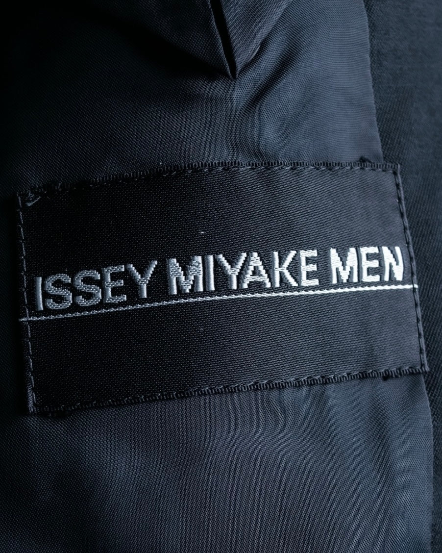 "ISSEY MIYAKE MEN" Stand collar design spring setup