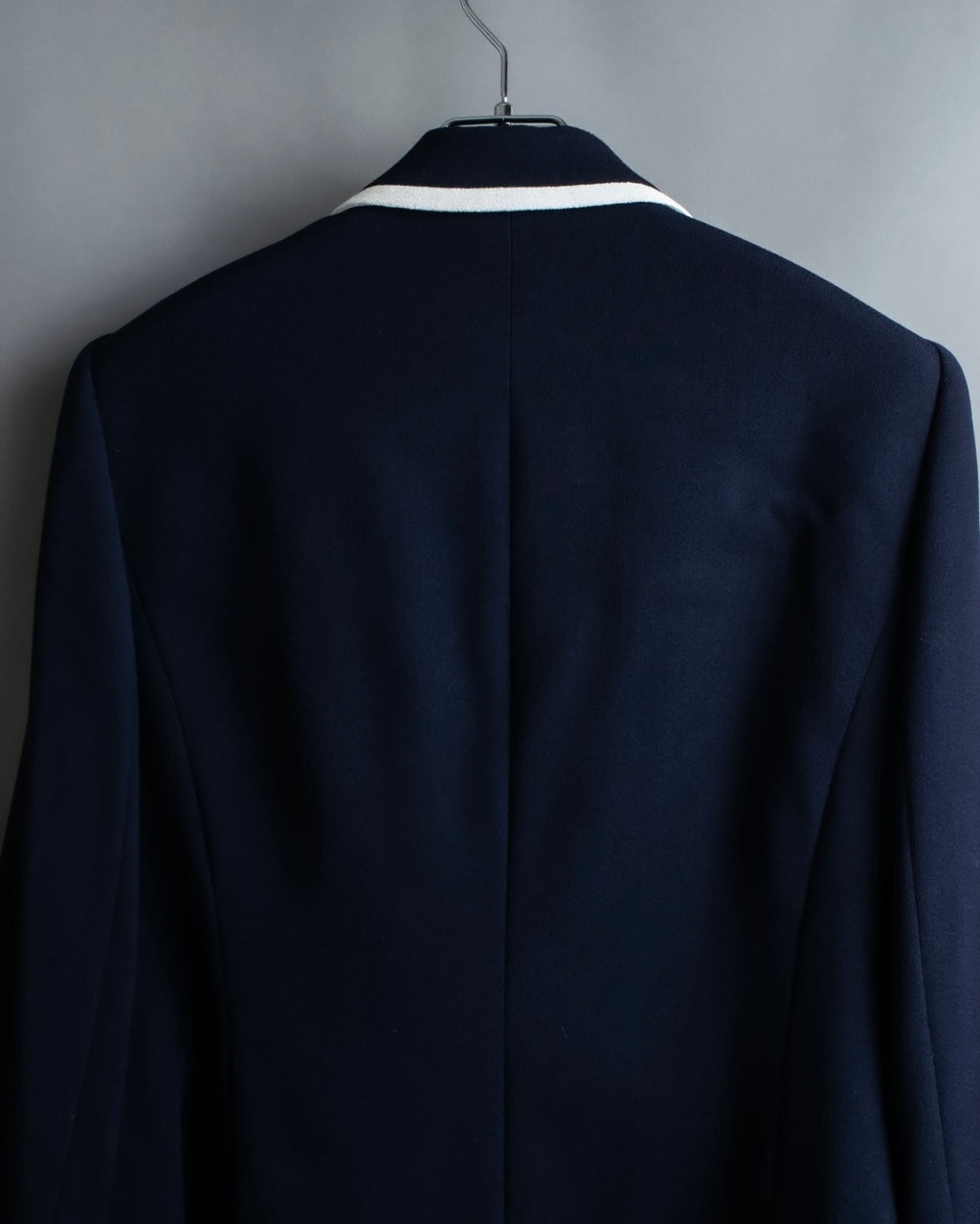 “Burberrys” open collar piping designed jacket