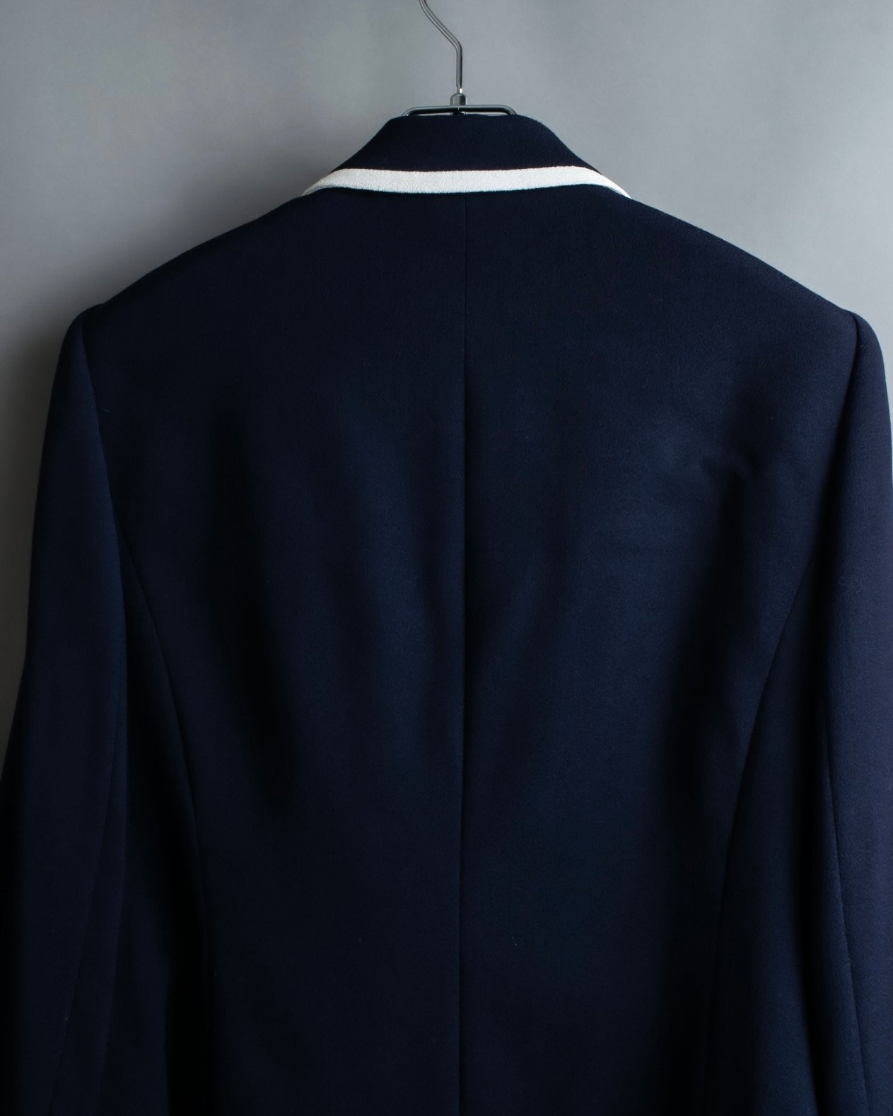 “Burberrys” open collar piping designed jacket