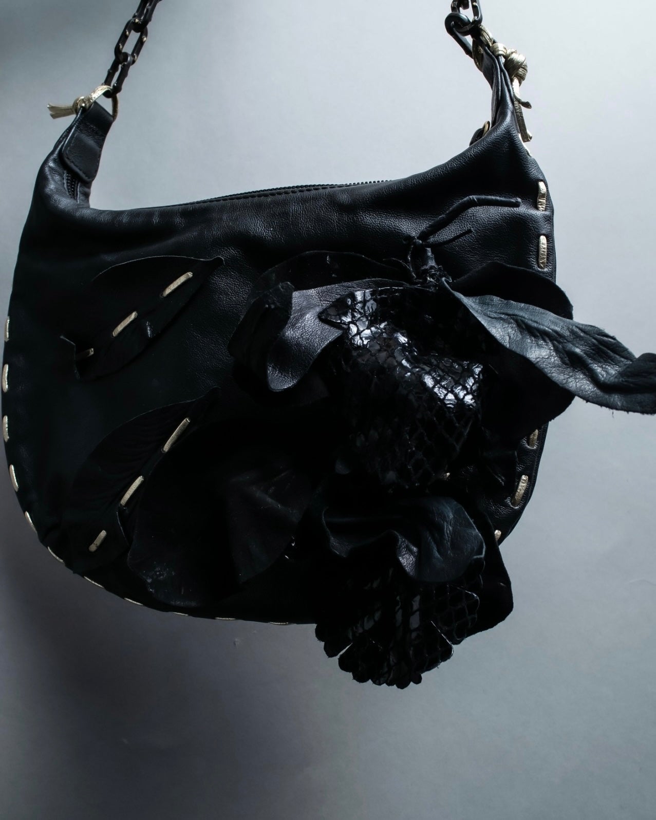 "VALENTINO GARAVANI" Flower accent chain leather bag