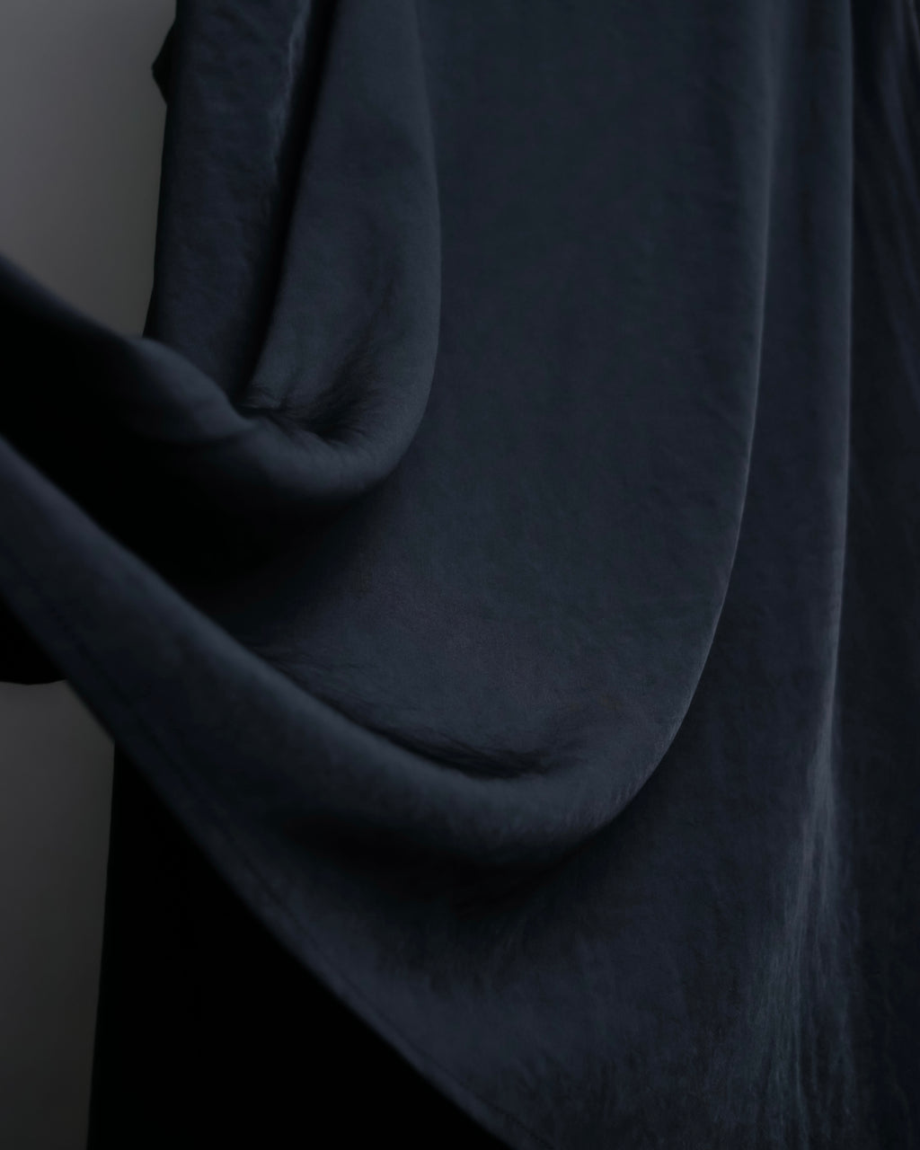 "Y's" asymmetry designed code skirt