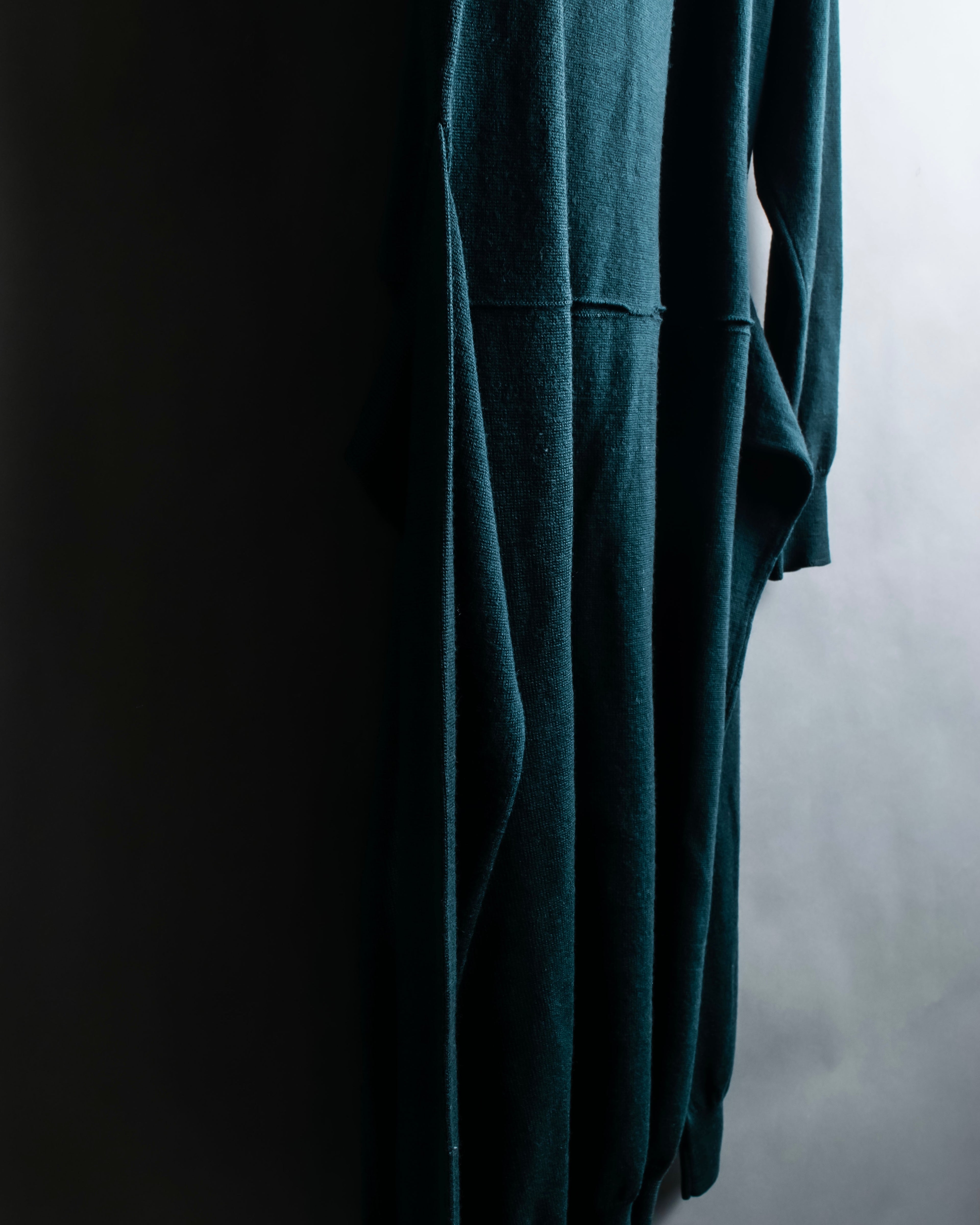 “MM6” docking designed four sleeves long knit