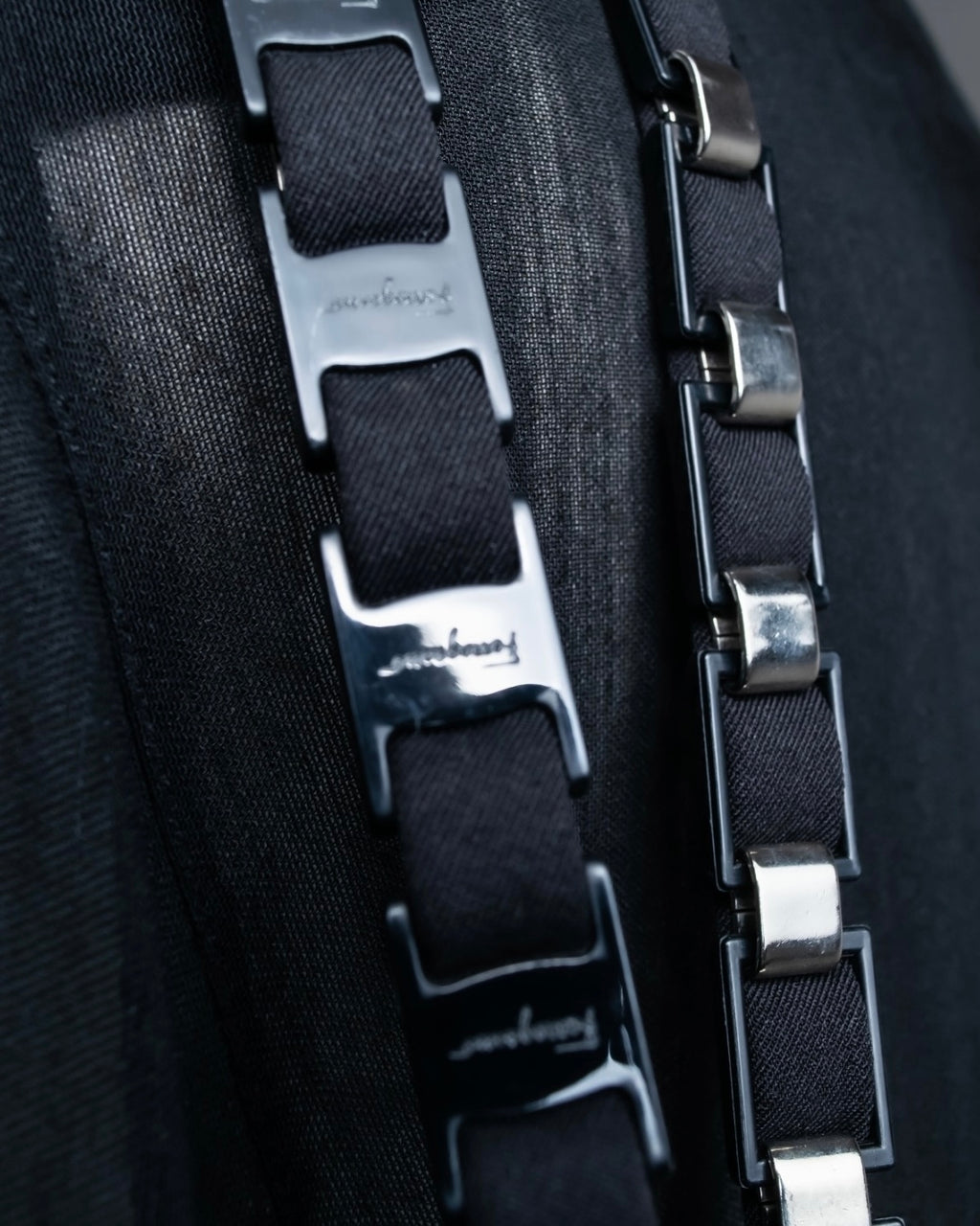 "Salvatore Ferragamo" iron chain shoulder bag