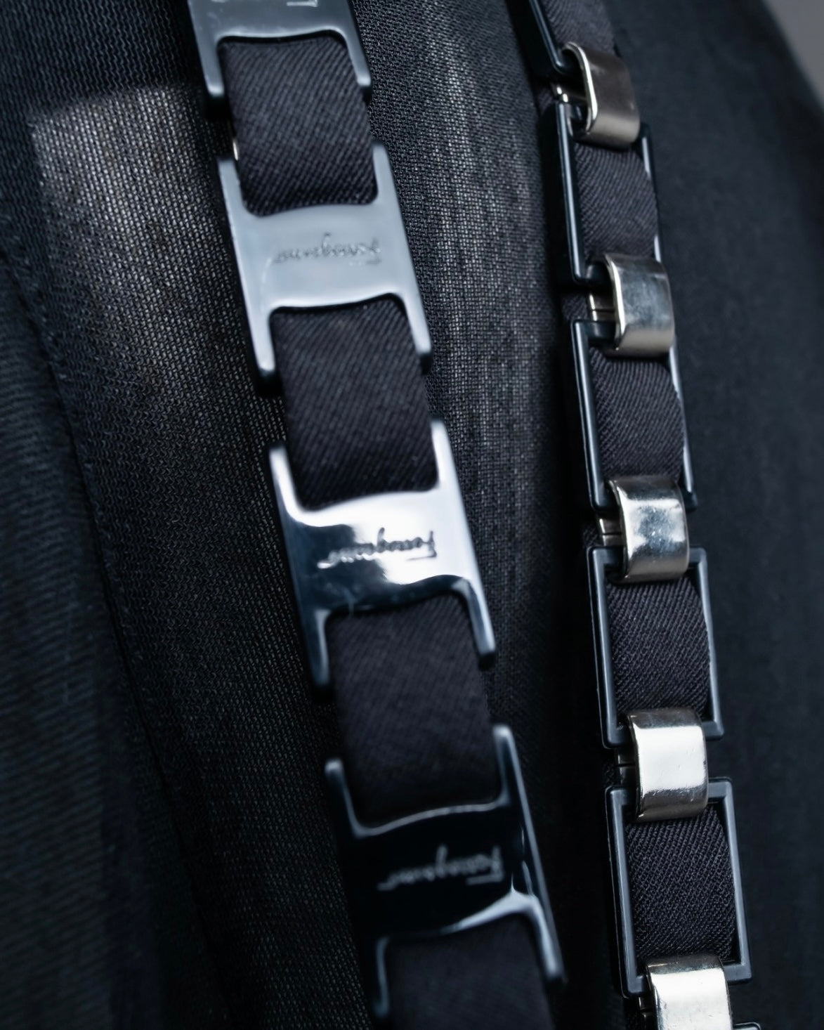 "Salvatore Ferragamo" iron chain shoulder bag