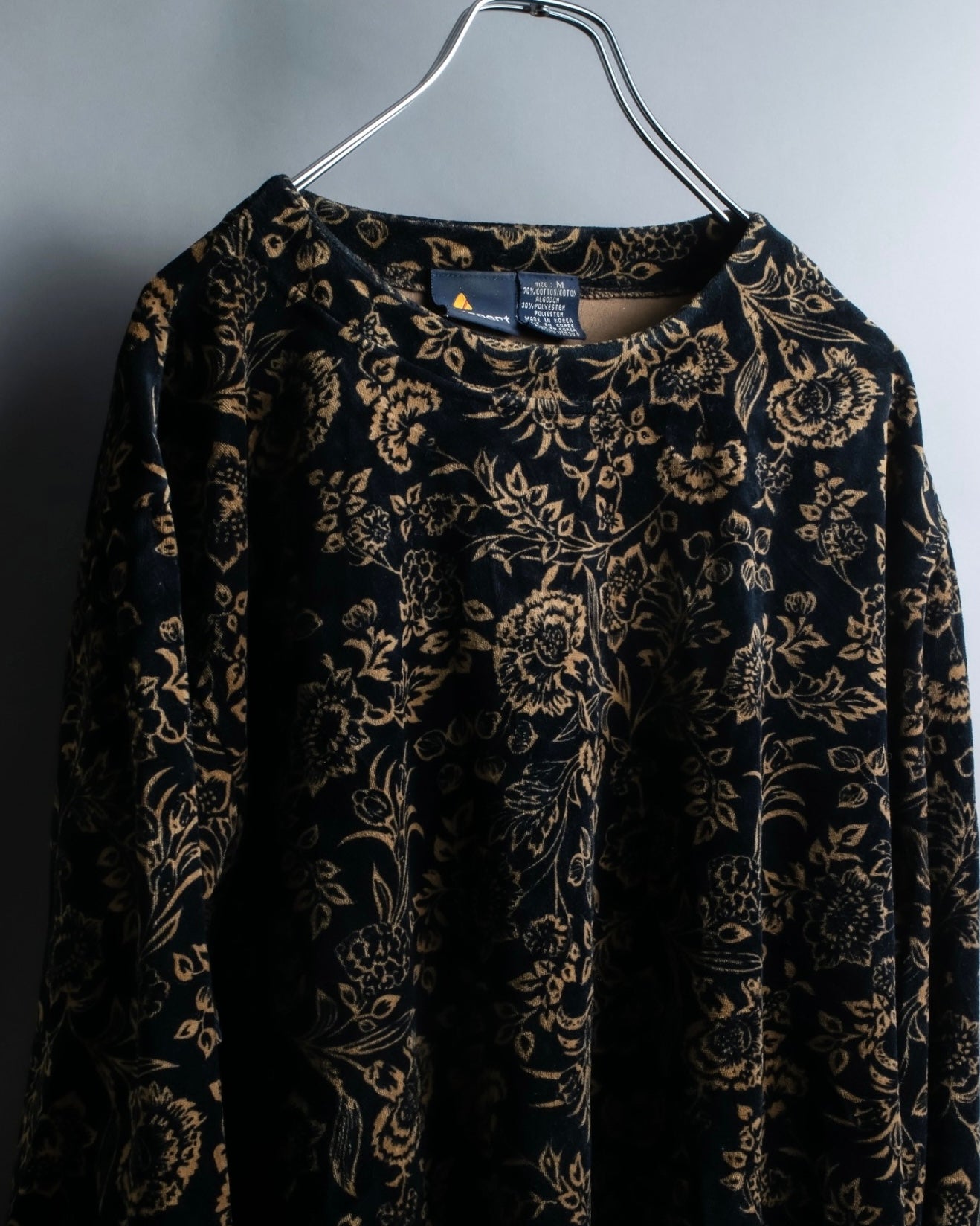 Vintage botanical pattern velor knit