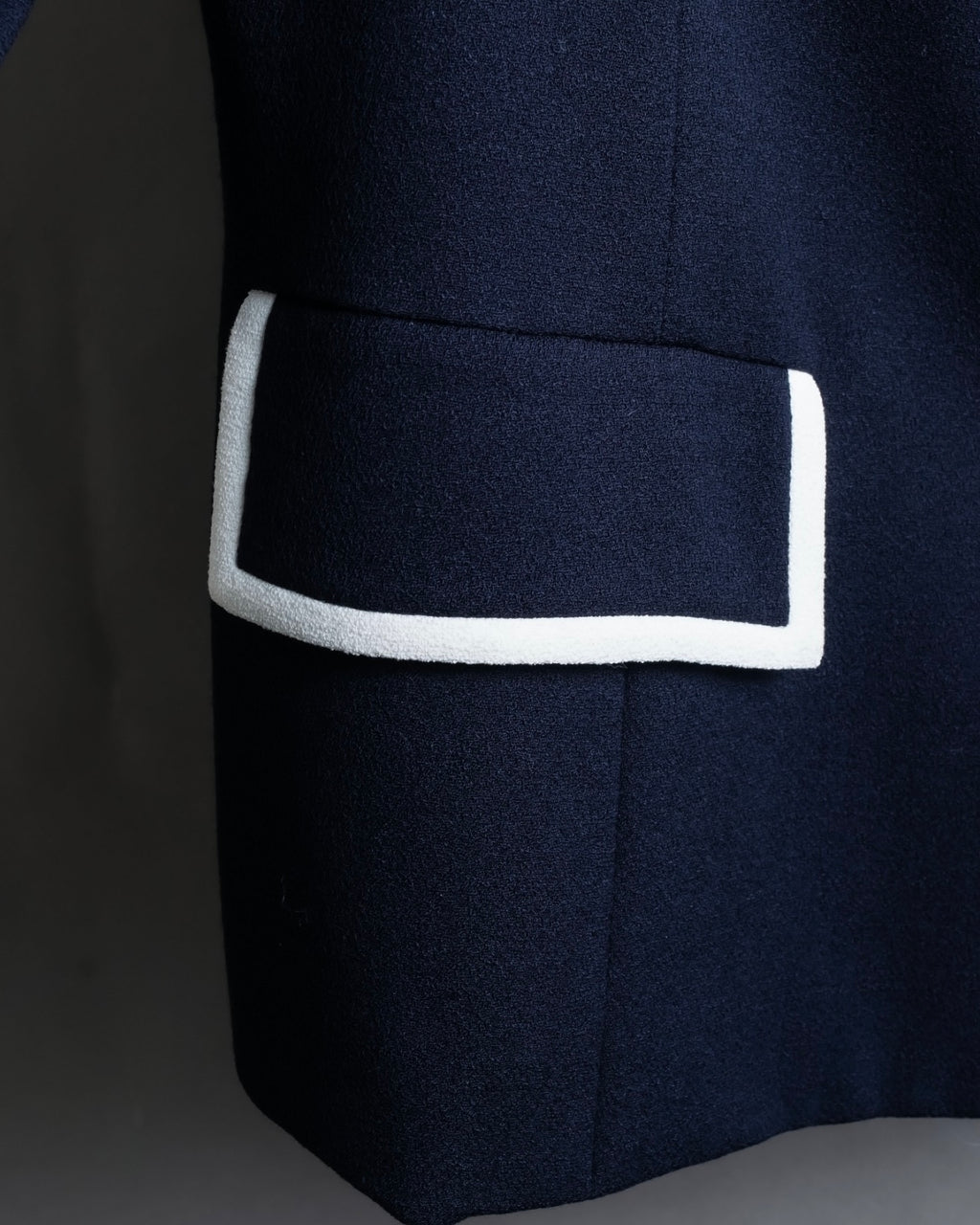 “Burberrys” open collar piping designed jacket