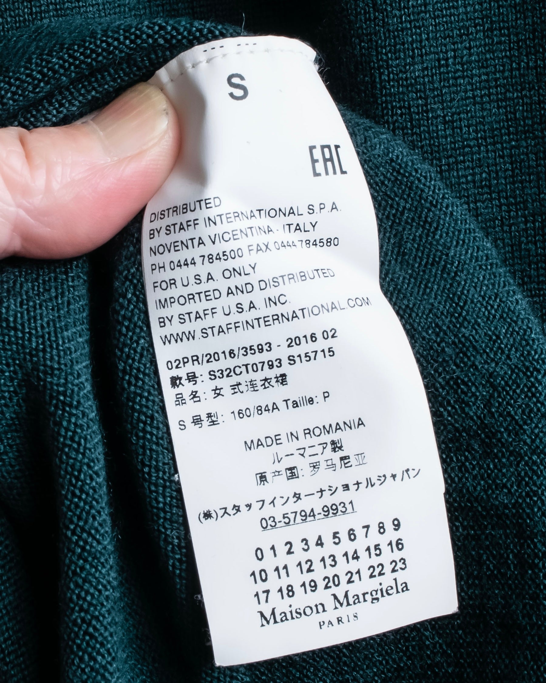 “MM6” docking designed four sleeves long knit