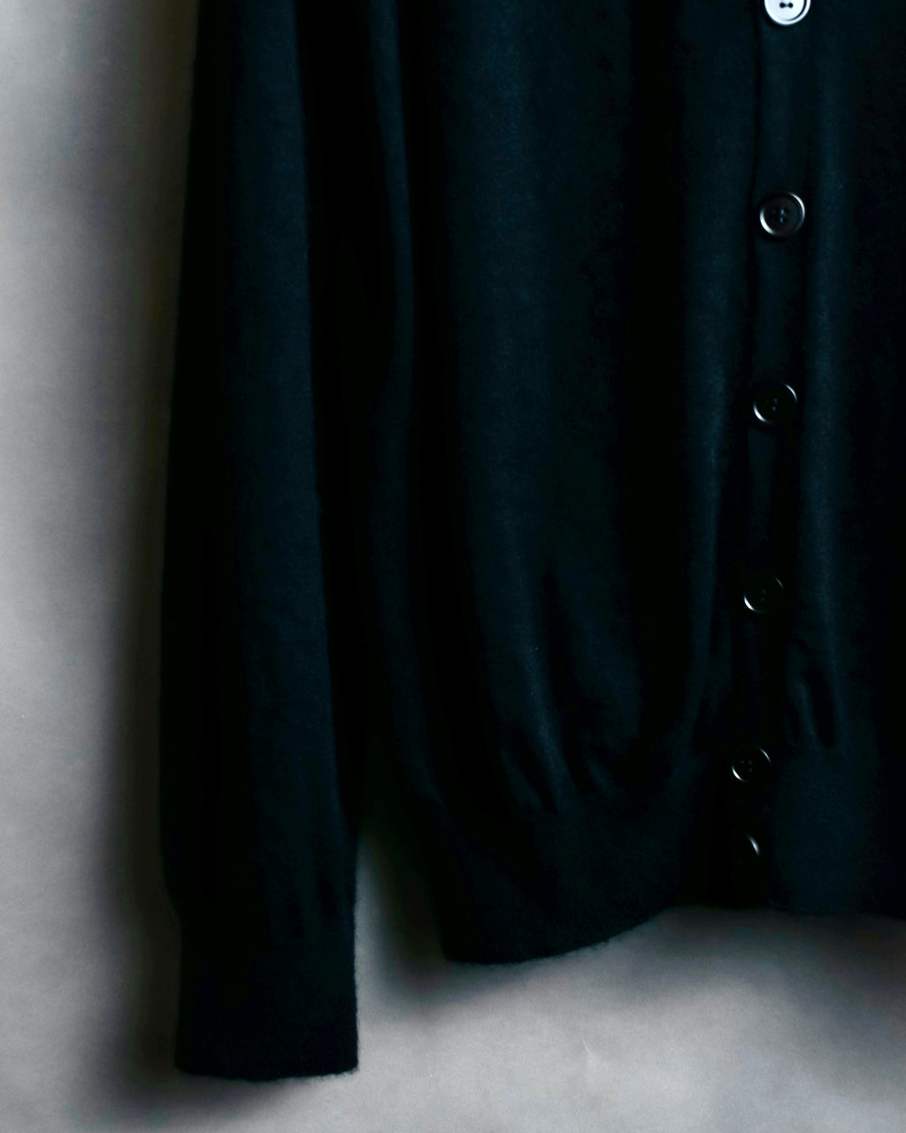 “Alexander McQueen” skull designed cashmere cardigan