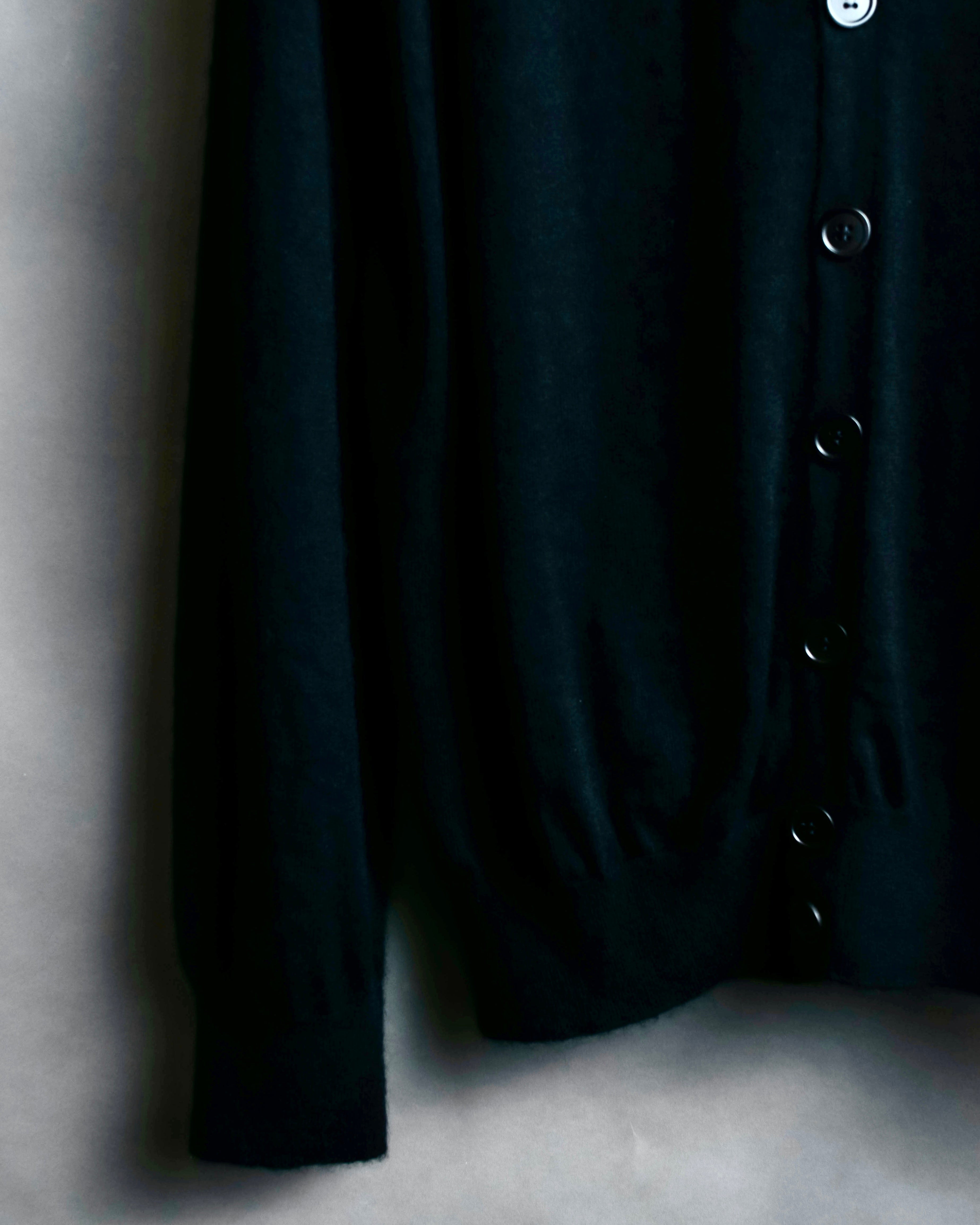 “Alexander McQueen” skull designed cashmere cardigan