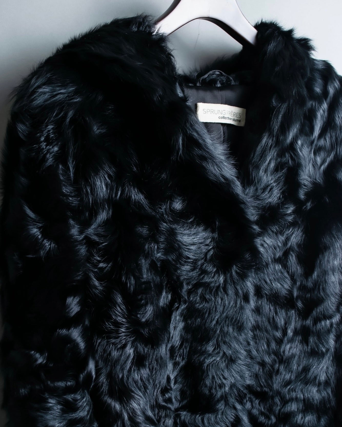 Lamb fur magnetic button hood coat