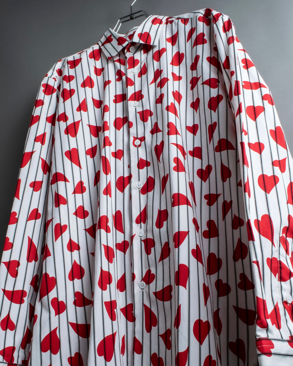 “JW Anderson” heart pattern designed striped shirt