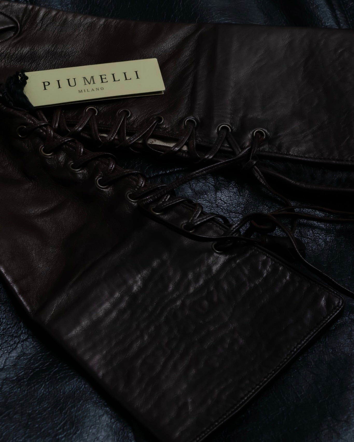 "PIUMELLI" Dead stock lace up long leather gloves