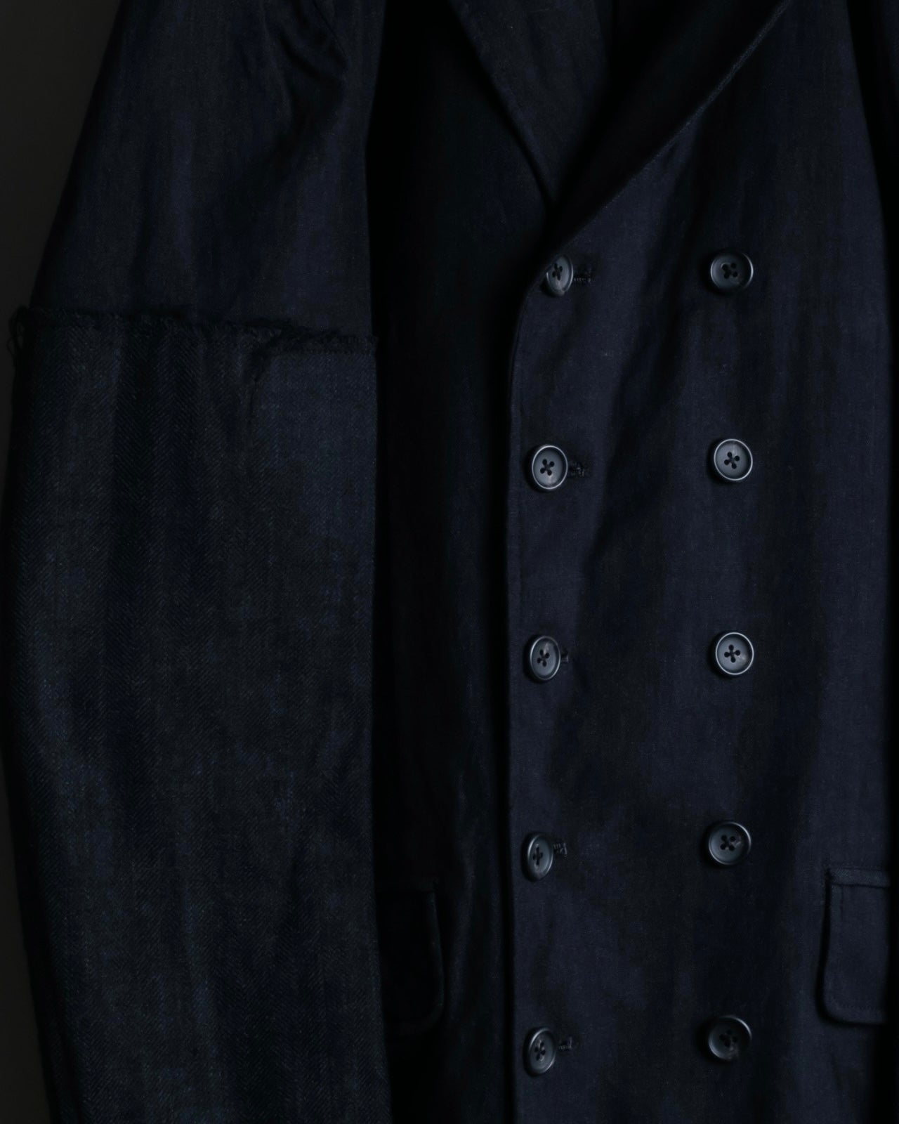 "THE Tea Ash" Arm material cut coat