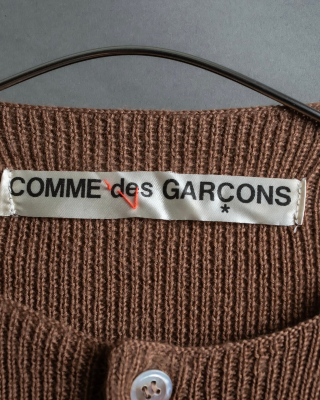 “Comme des garçons ” u-neck knit cardigan