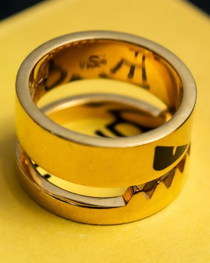"FENDI" Bugs series iconic gold ring