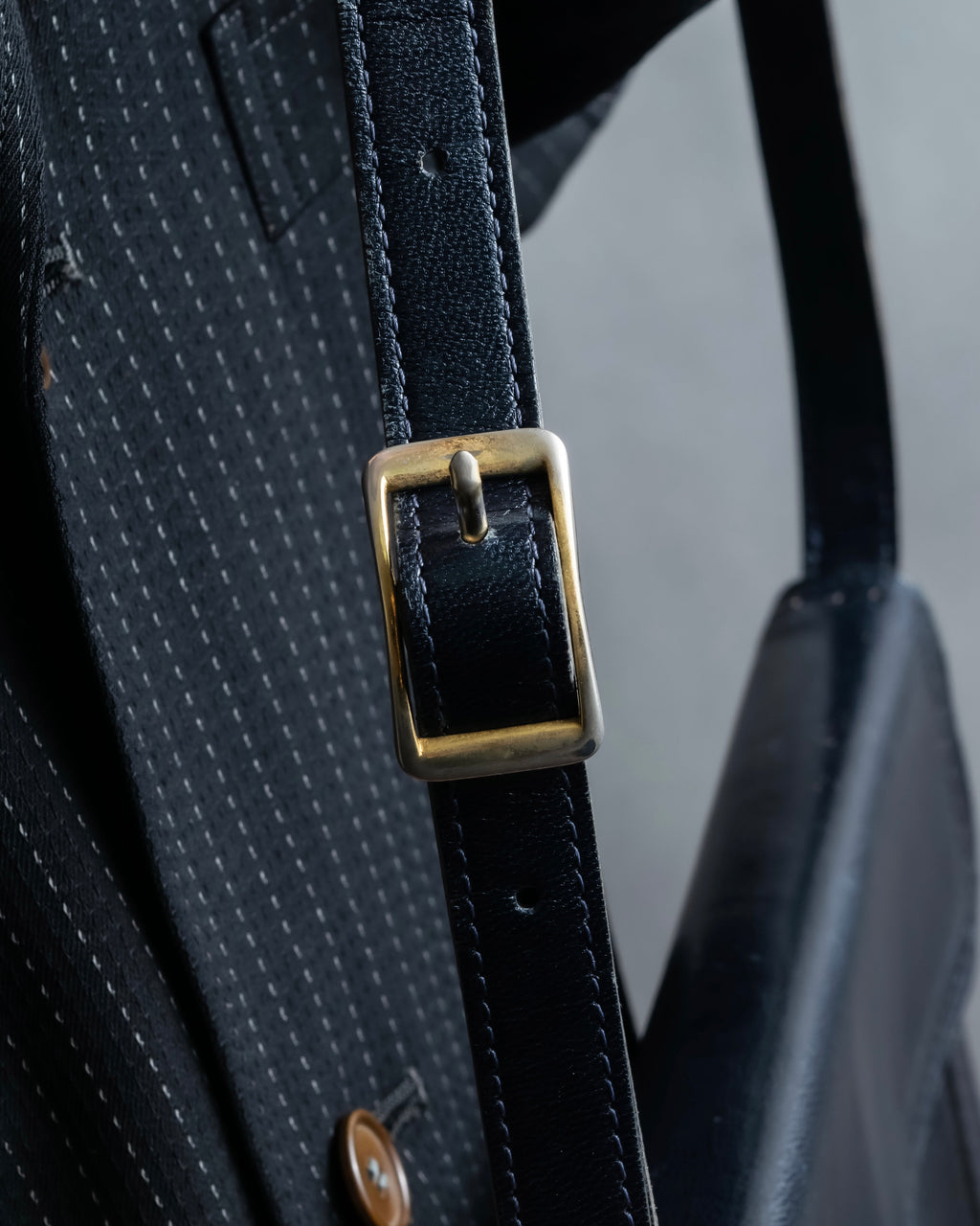 ”Yves Saint Laurent”  python leather attached square shoulder bag