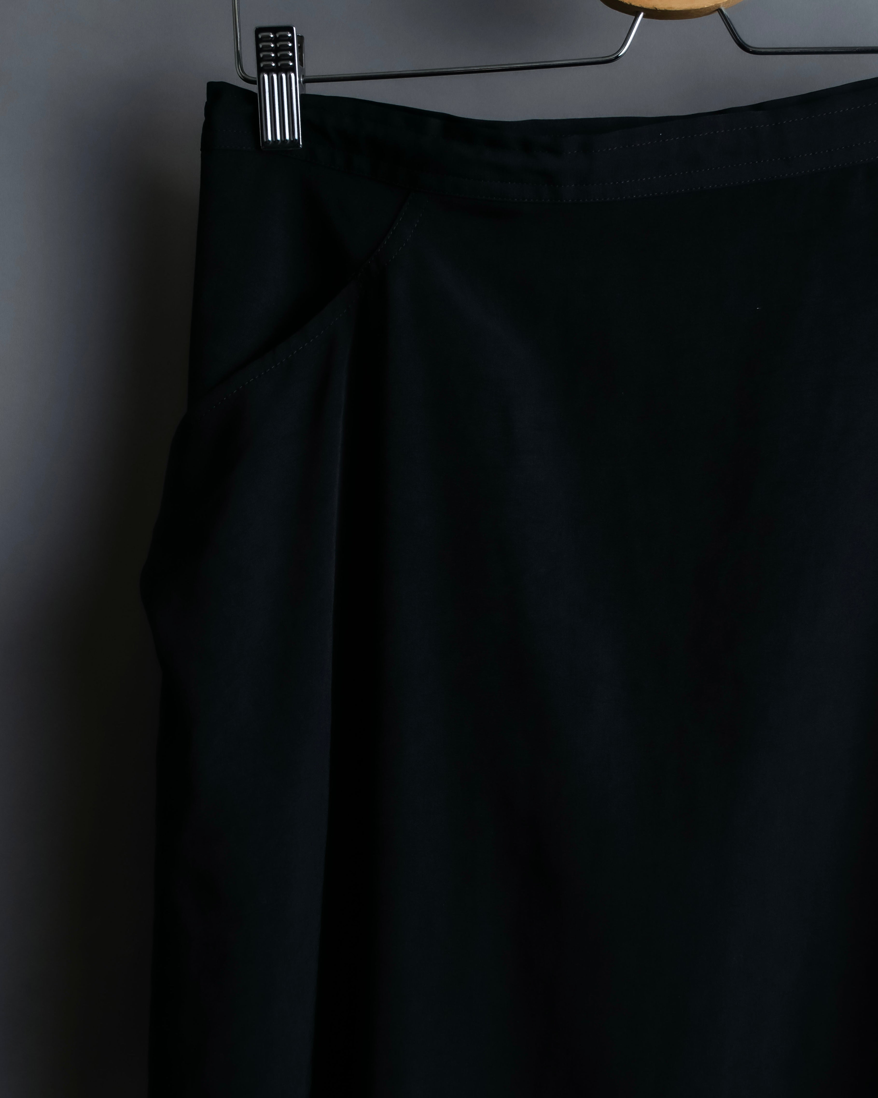 "Y's" asymmetry designed code skirt