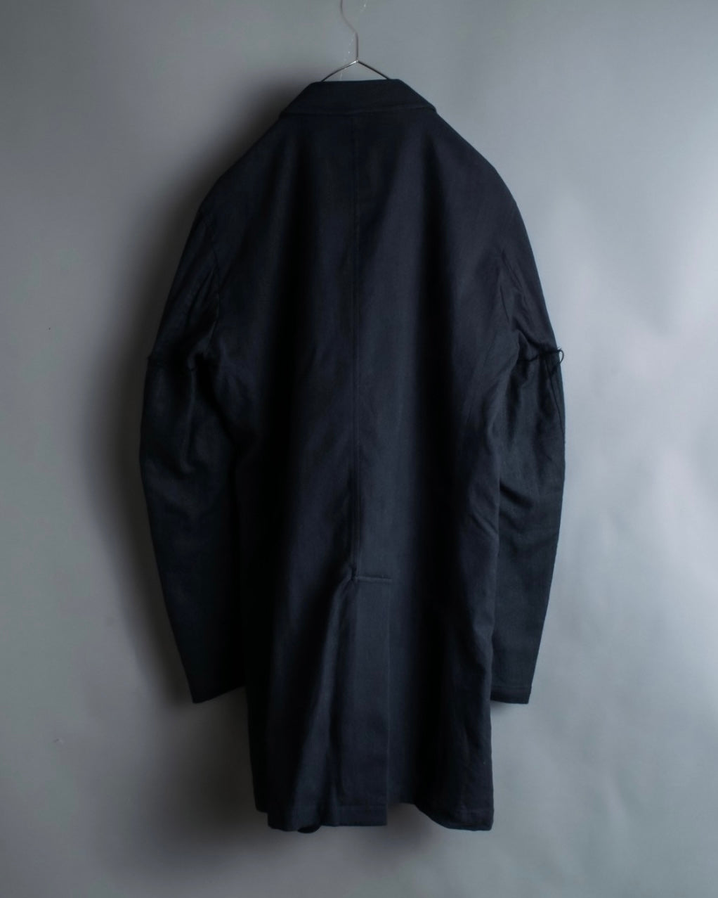 "THE Tea Ash" Arm material cut coat
