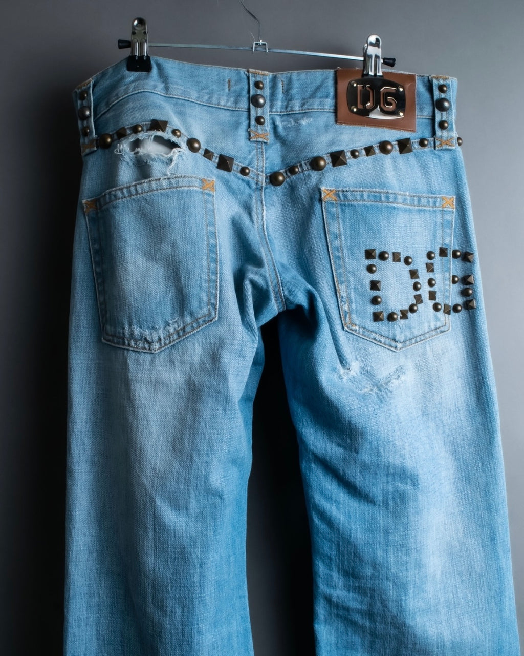 "DOLCE &amp; GABBANA" various studded distressed denim