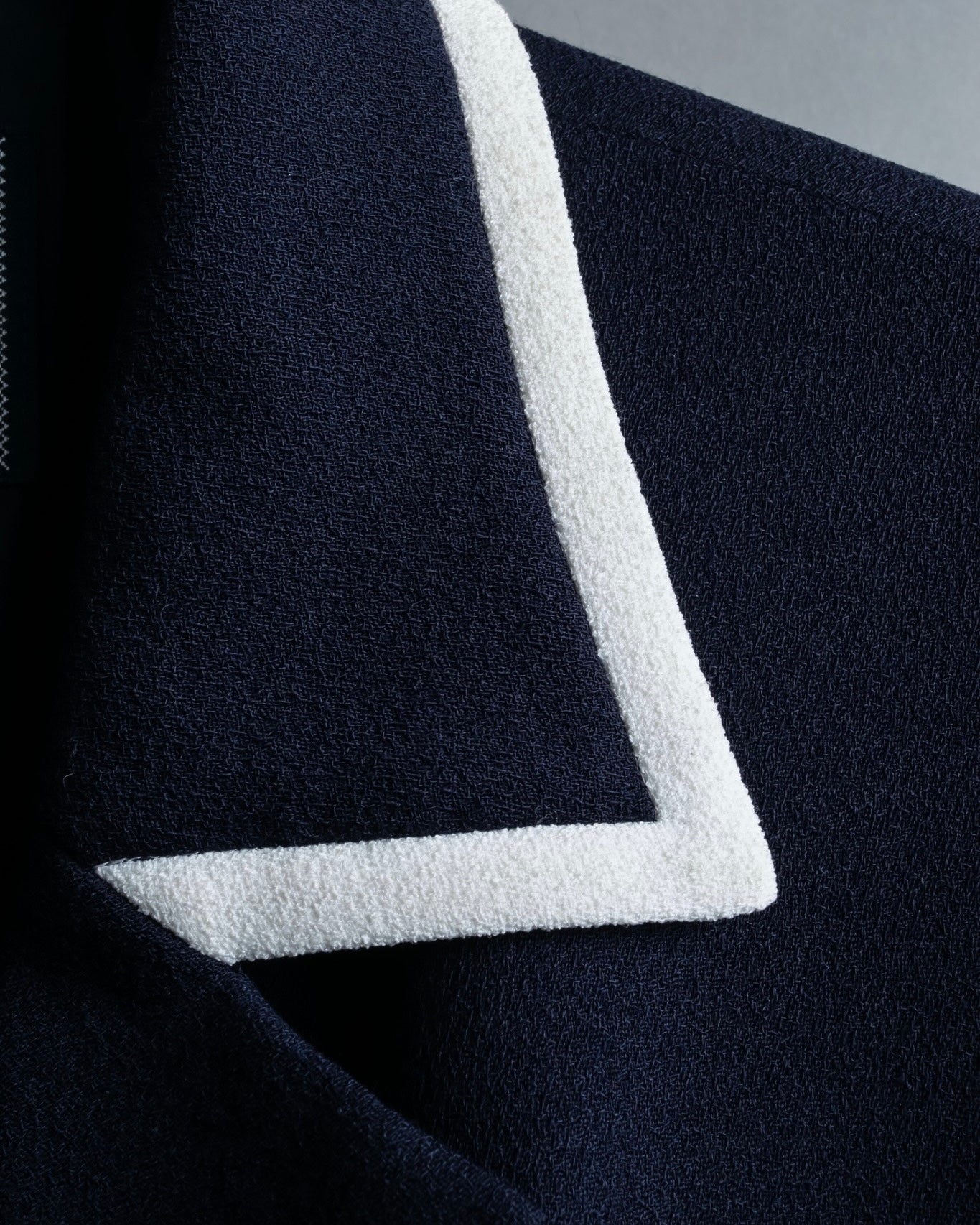 “Burberrys” open collar piping designed jacket