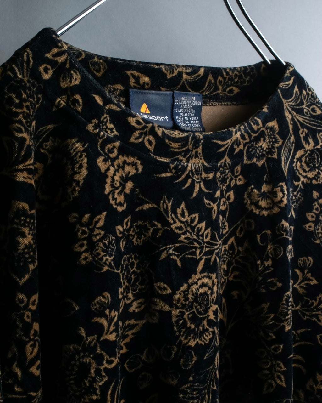 Vintage botanical pattern velor knit