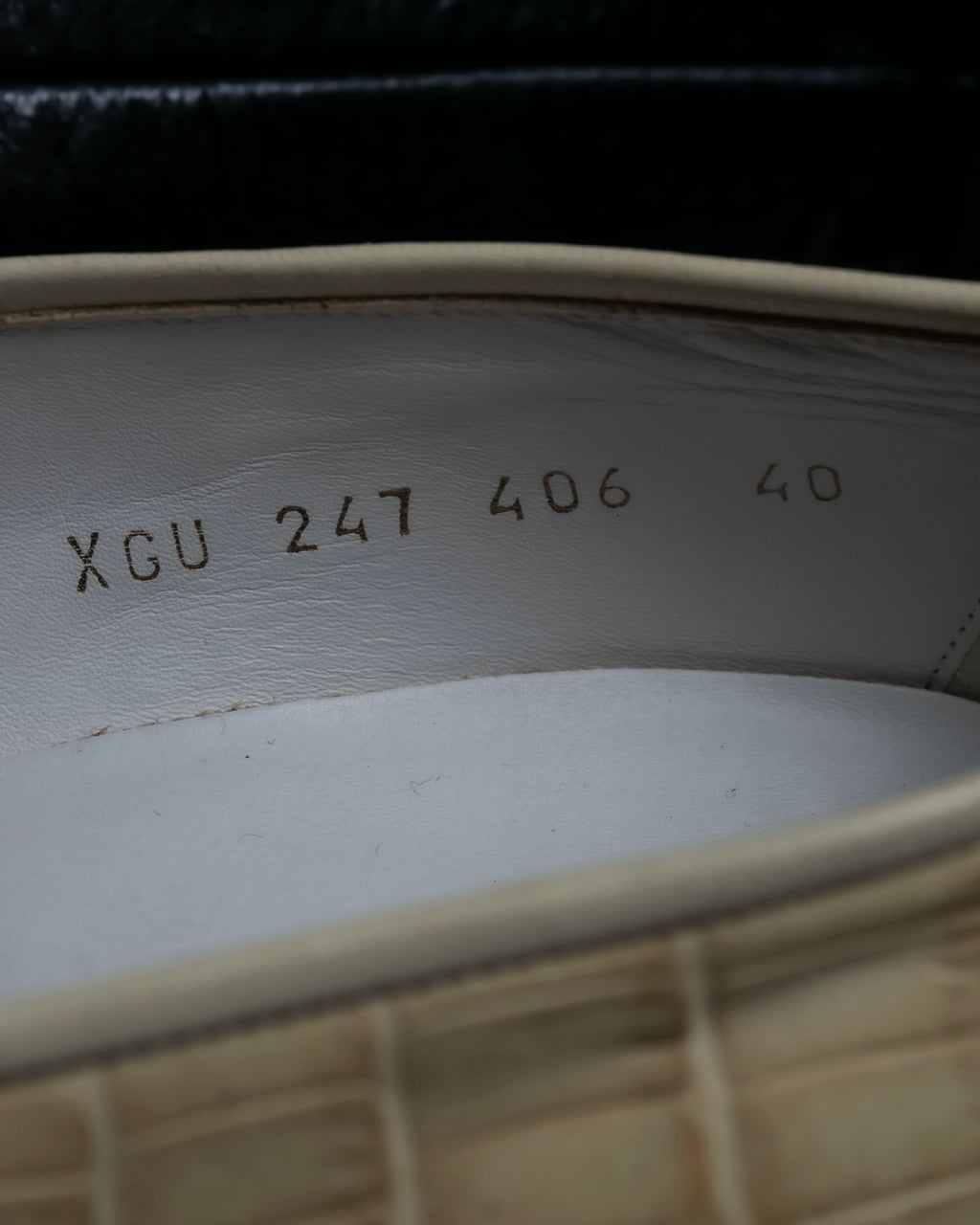 "GIORGIO ARMANI"Off-white crocodile leather loafers