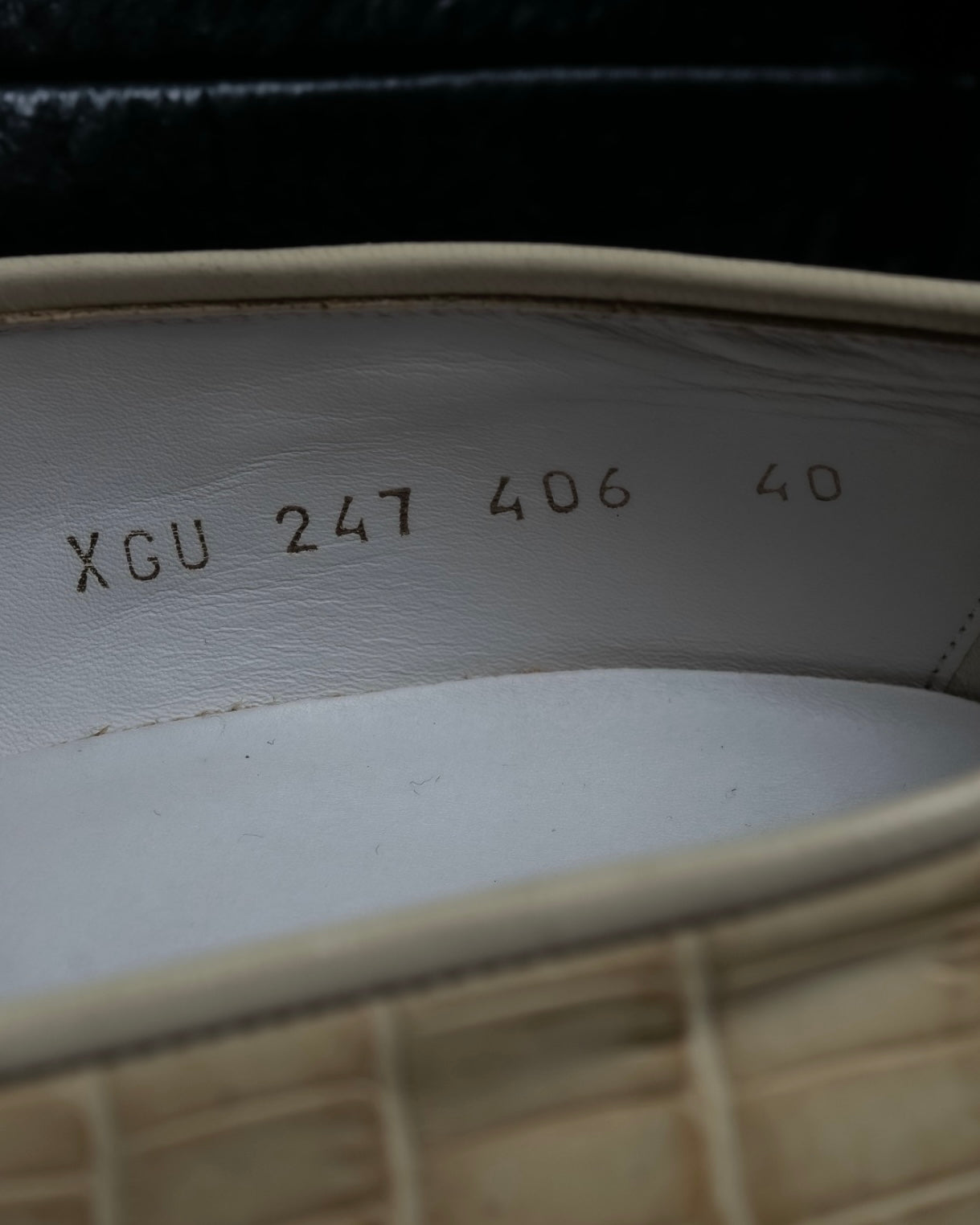 "GIORGIO ARMANI"Off-white crocodile leather loafers