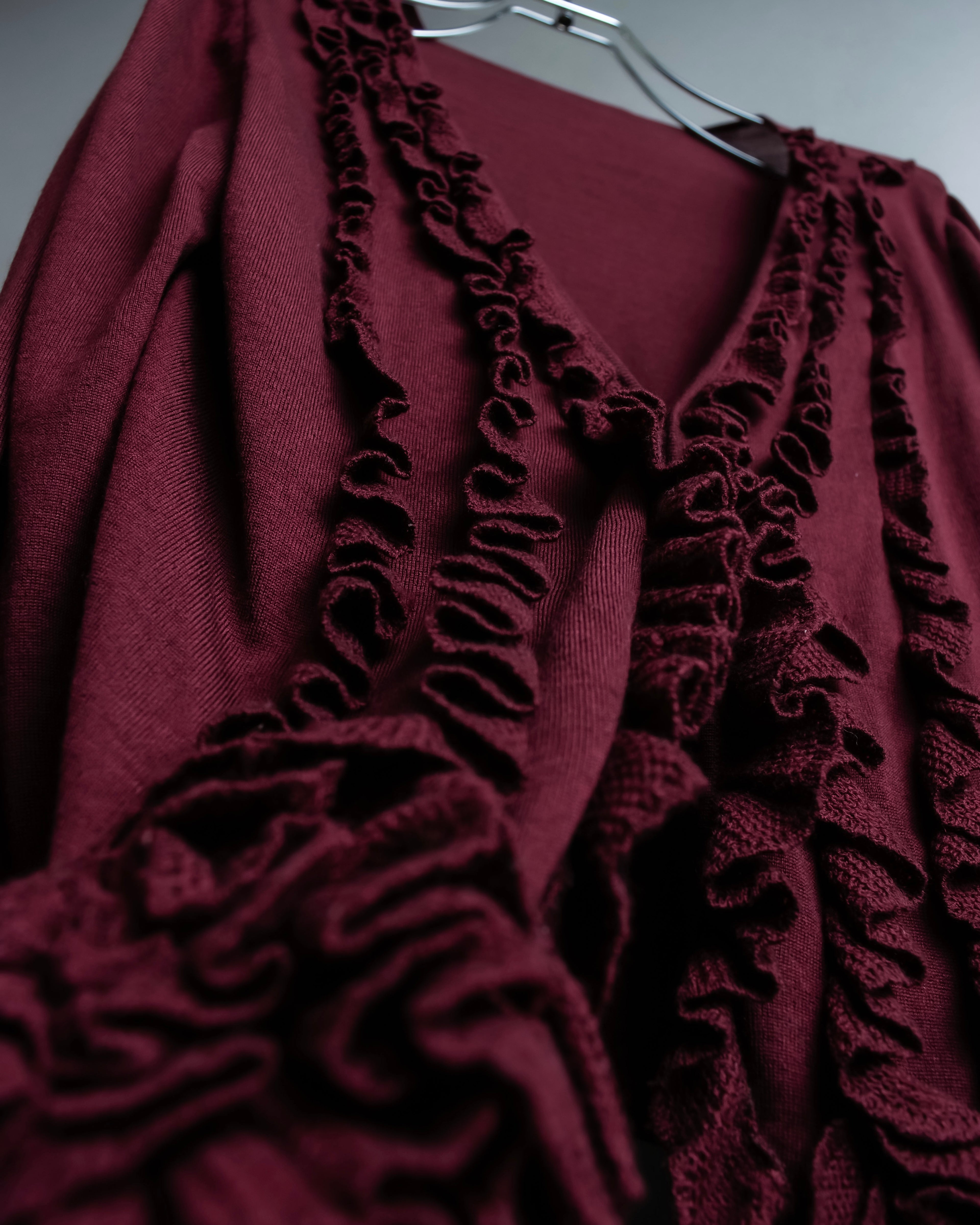 "VALENTINO" Virgin wool ruffled flower design cardigan