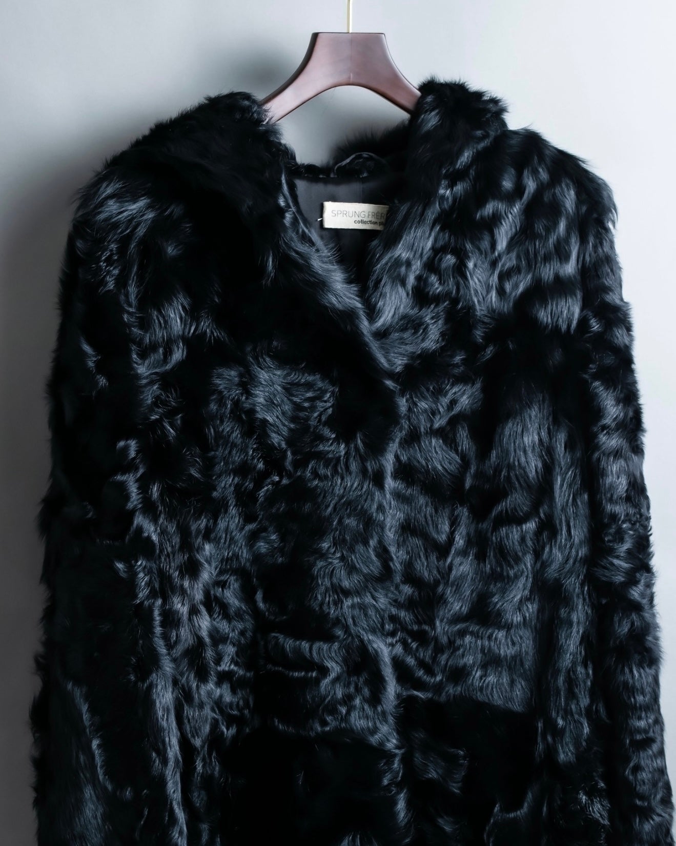 Lamb fur magnetic button hood coat