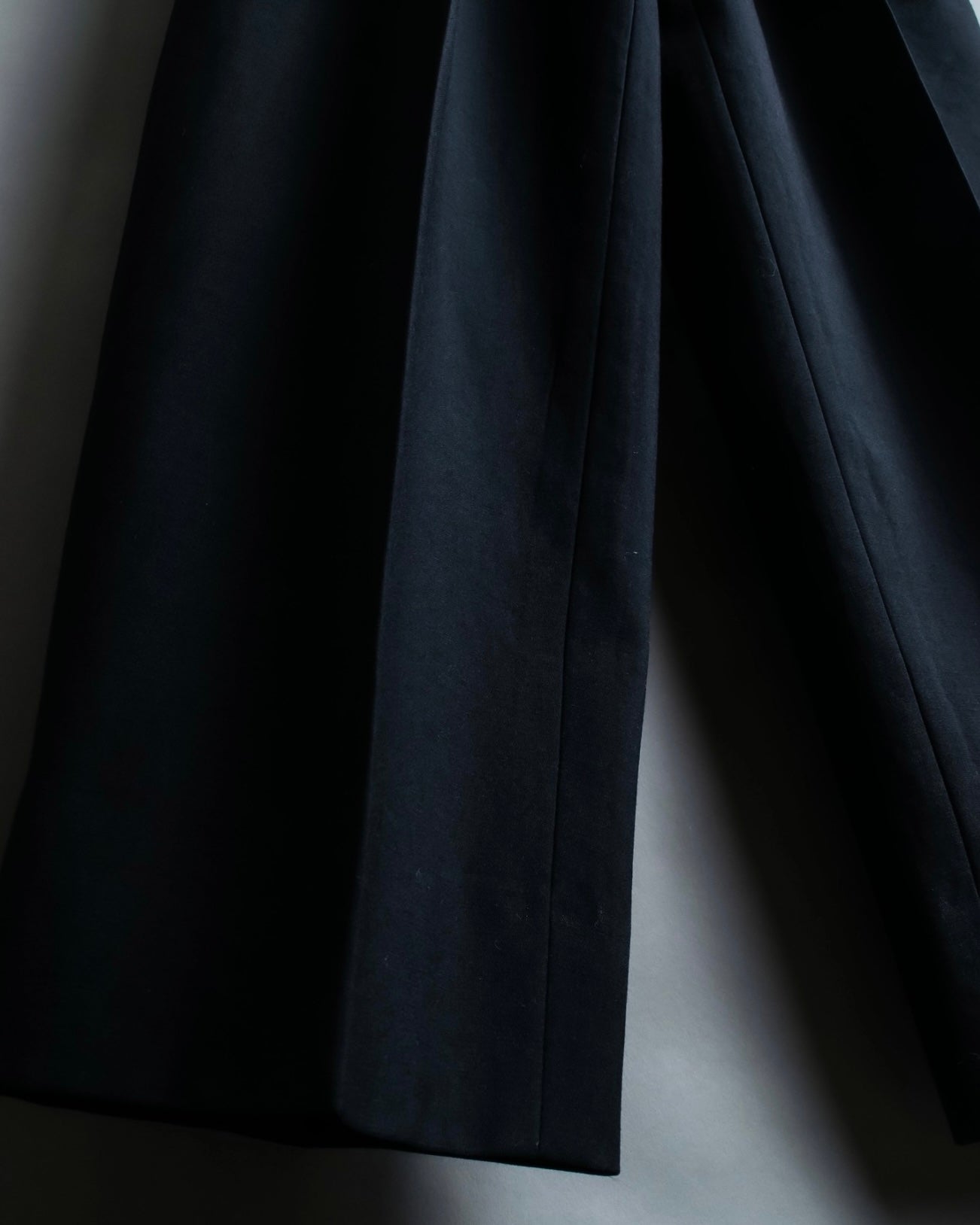 "CLAUDE MONTANA" Long lapel beautiful silhouette setup