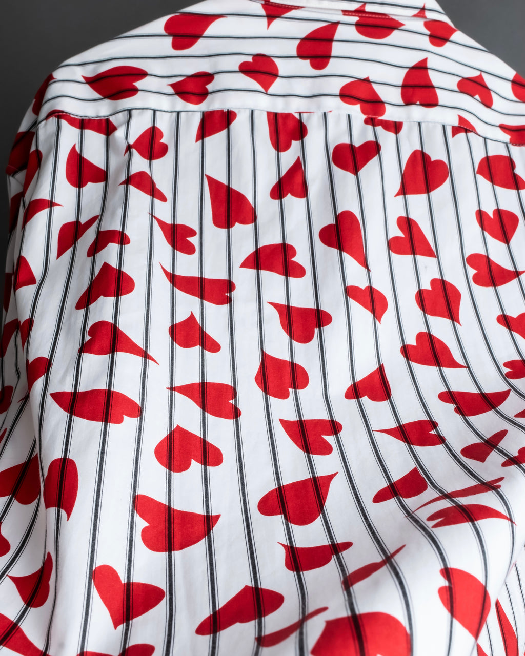 “JW Anderson” heart pattern designed striped shirt