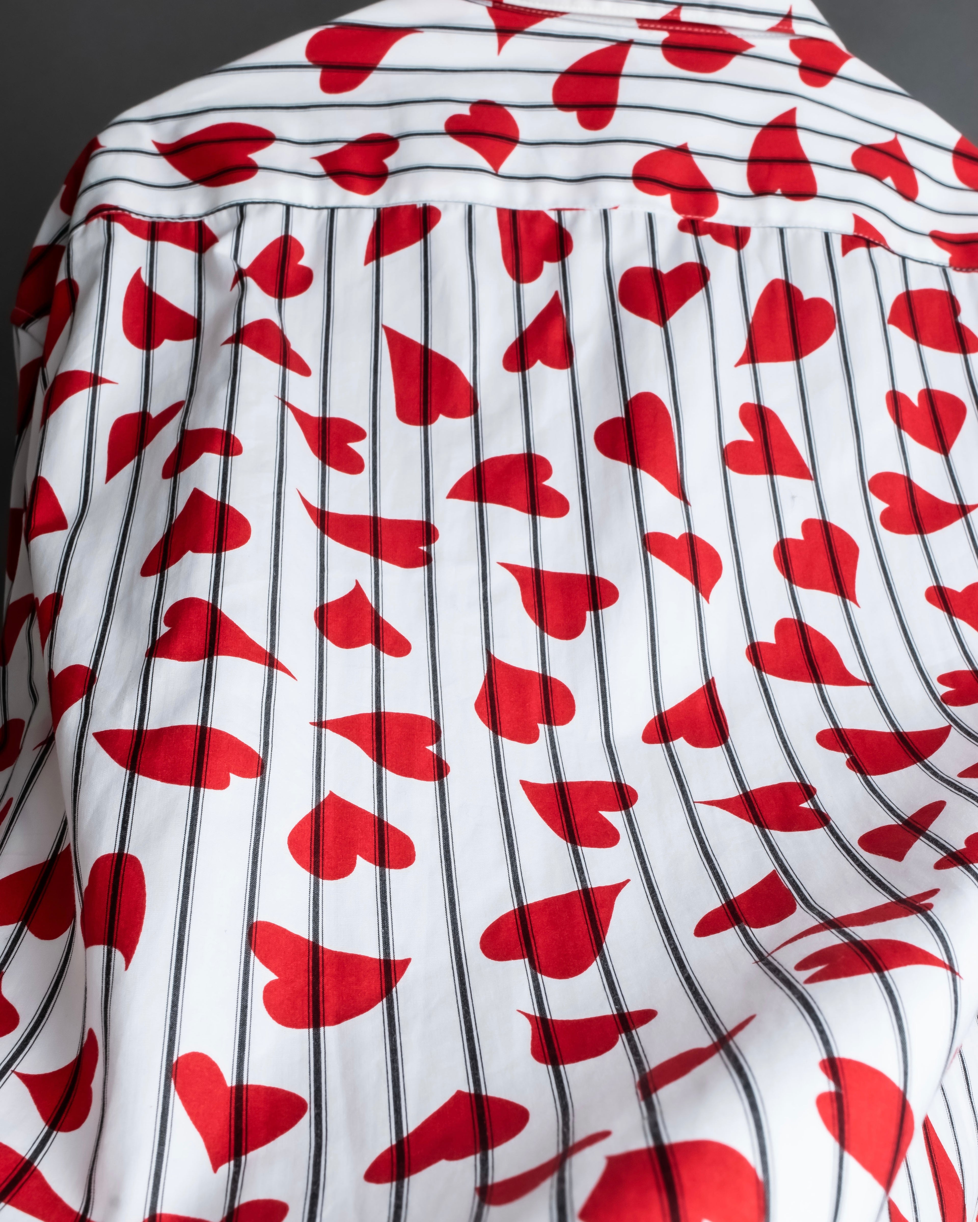 “JW Anderson” heart pattern designed striped shirt