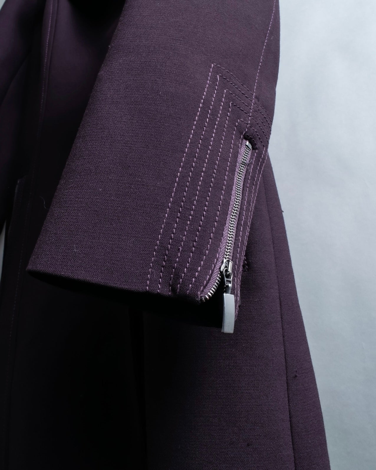 "GIANFRANCO FERRE white" riders design double zip coat