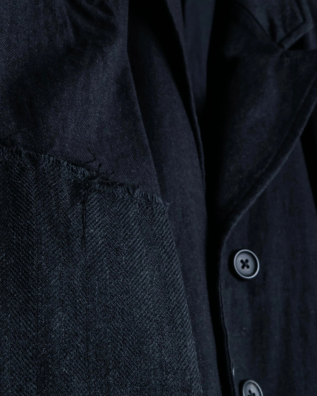 "THE Tea Ash" Arm material cut coat