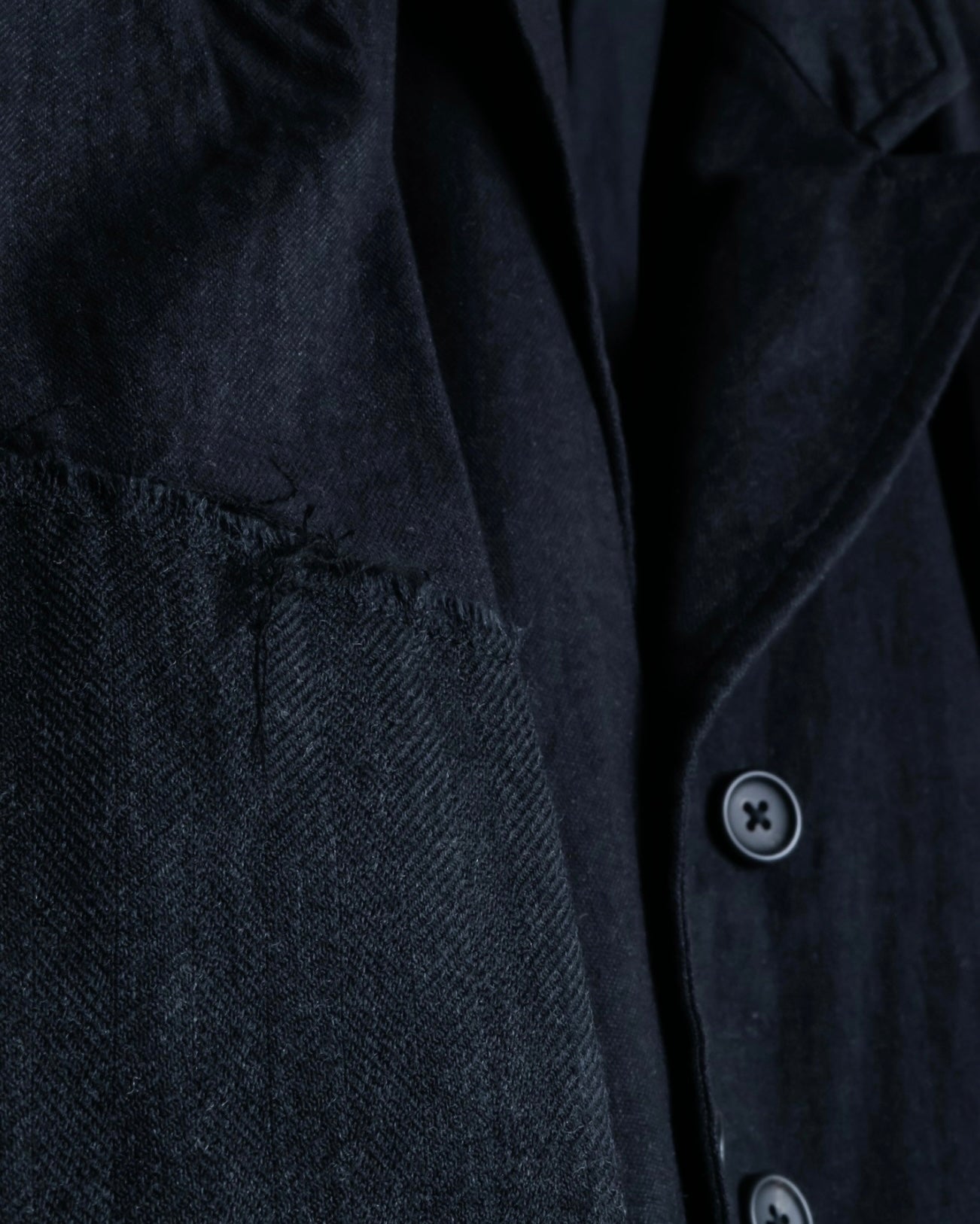 "THE Tea Ash" Arm material cut coat