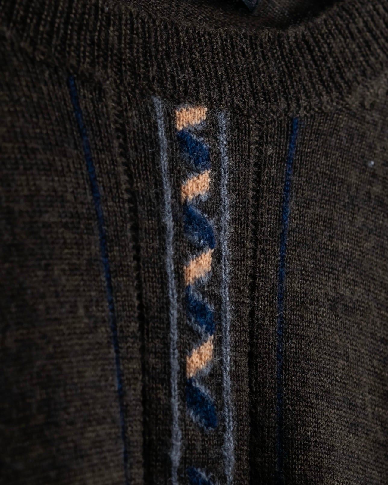 "COMME des GARCONS HOMME PLUS (1997-98's )" Spiral print design dark brown knit
