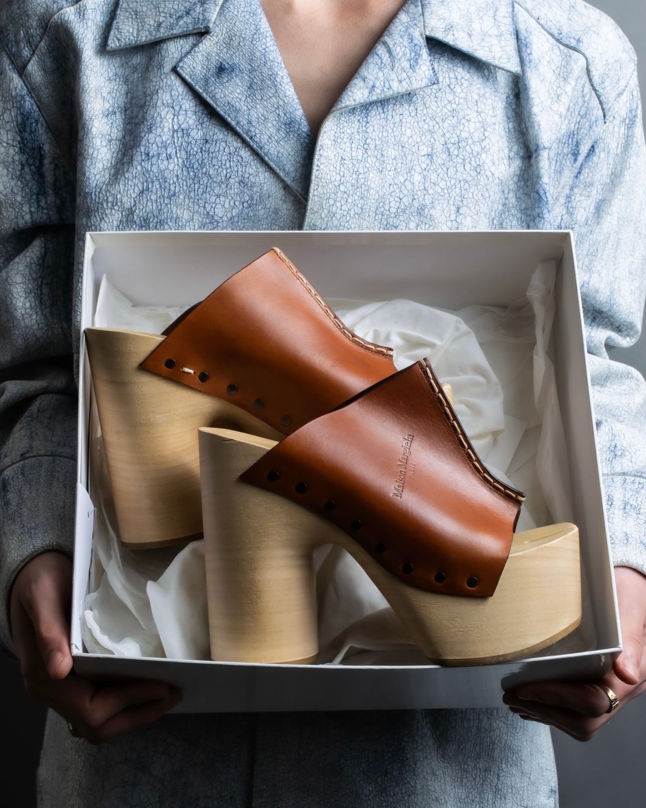 “Maison Margiela 20SS” Tabi platform wood sole sandal