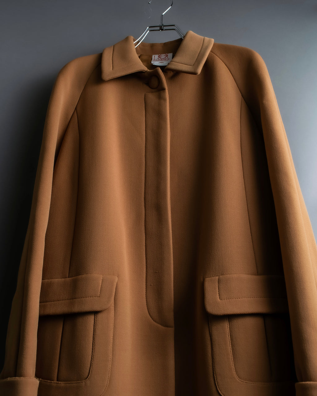 “LOEWE” beautiful cut raglan sleeve Lana wool 100% coat