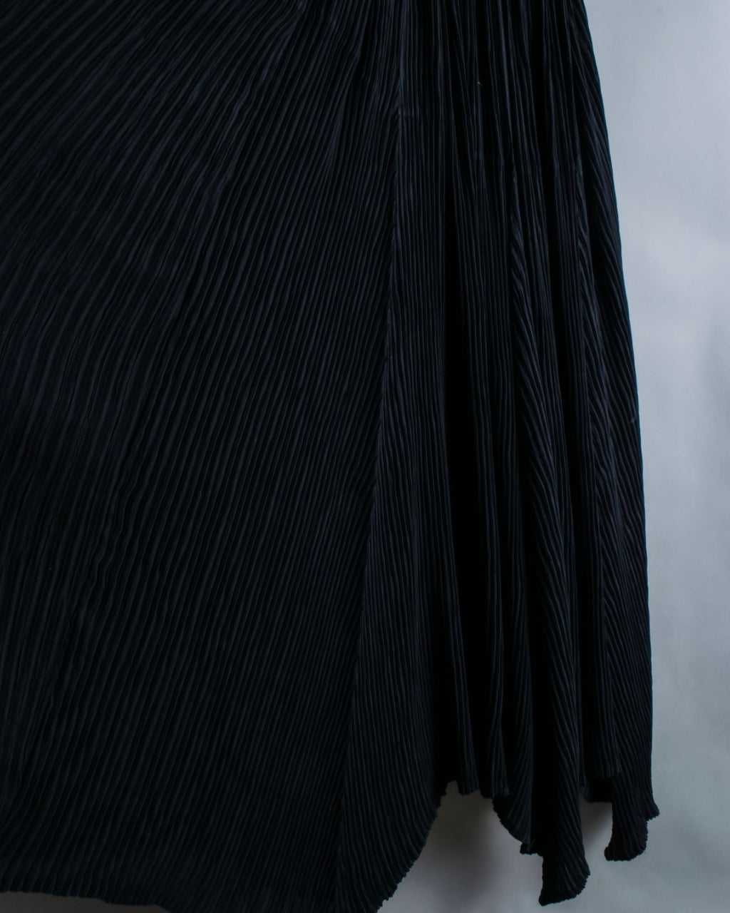 "Issey Miyake" Beautiful disjointed pleated skirt