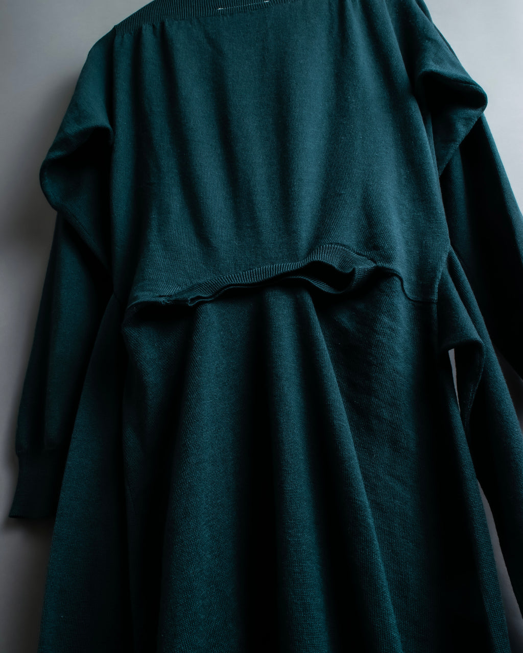 “MM6” docking designed four sleeves long knit