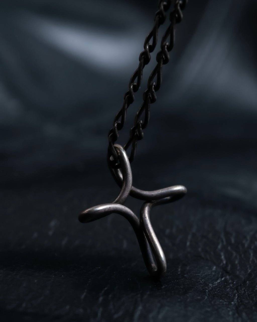 “Tiffany&Co”twisted cross designed silver 925 necklace
