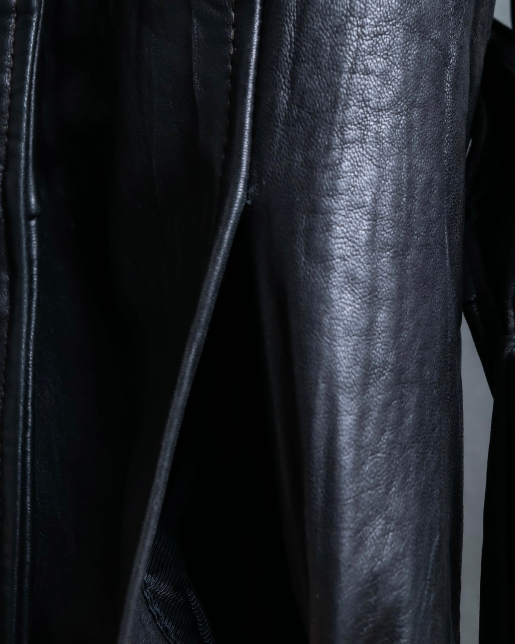 "PEAU D' ANÉ" wide lapel leather coat