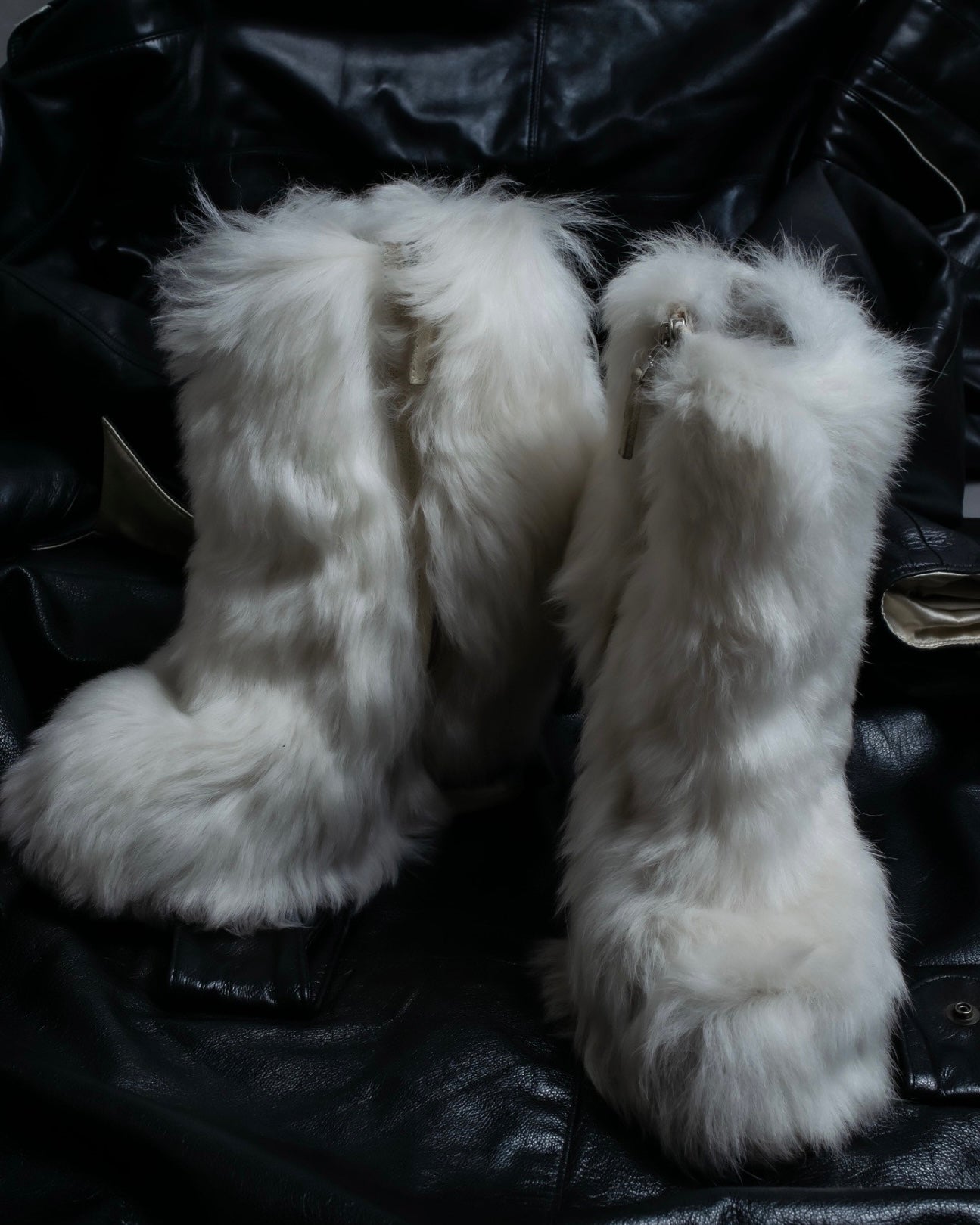 Fendi monster high heel boots 
22,800y