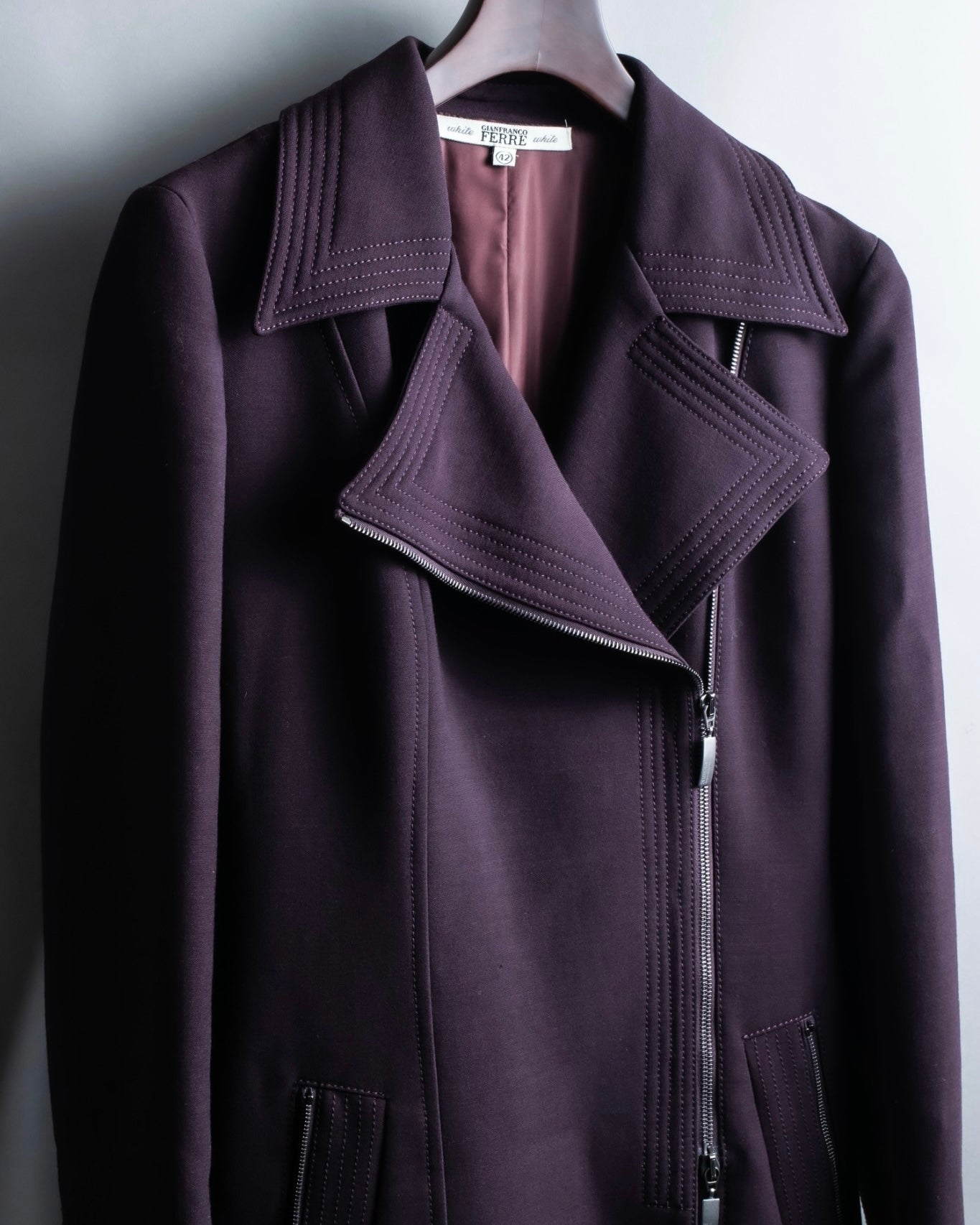 "GIANFRANCO FERRE white" riders design double zip coat